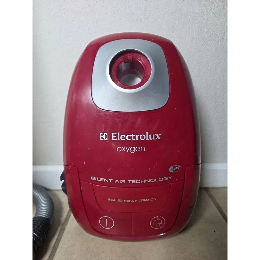 Electrolux Oxygen Cannister Vacuum With long Hose And Wide Brush!